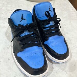 Jordan Men's Sneakers in Black and Blue